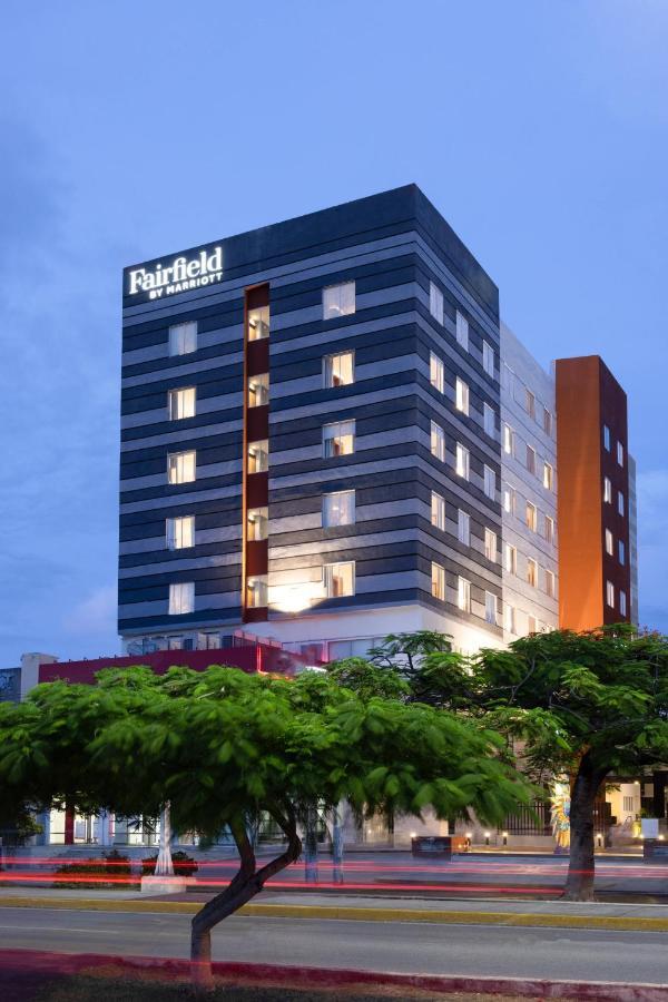 Fairfield By Marriott Inn & Suites Cancun Downtown Exterior photo
